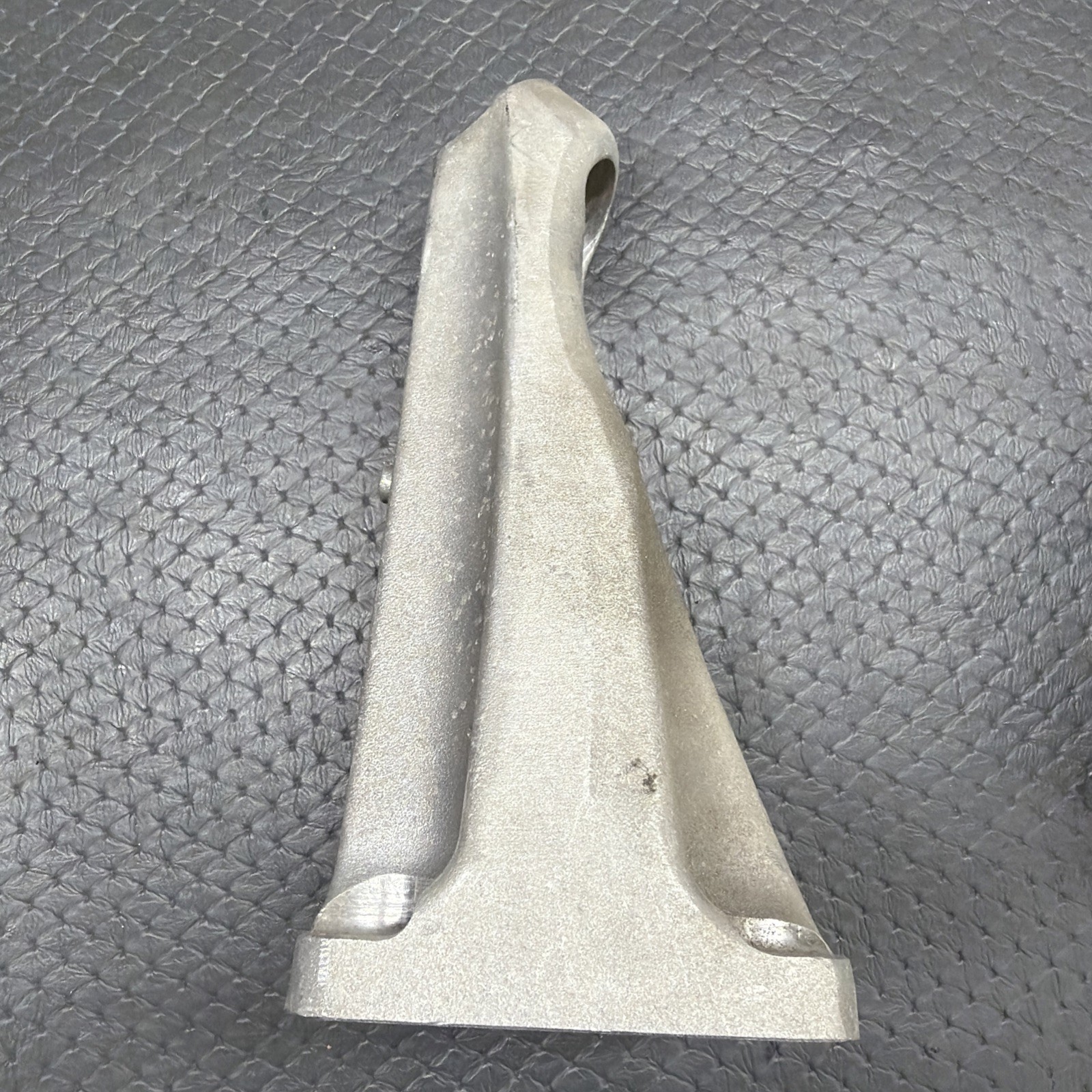 Maserati GranTurismo Right Engine mount P/N 222316