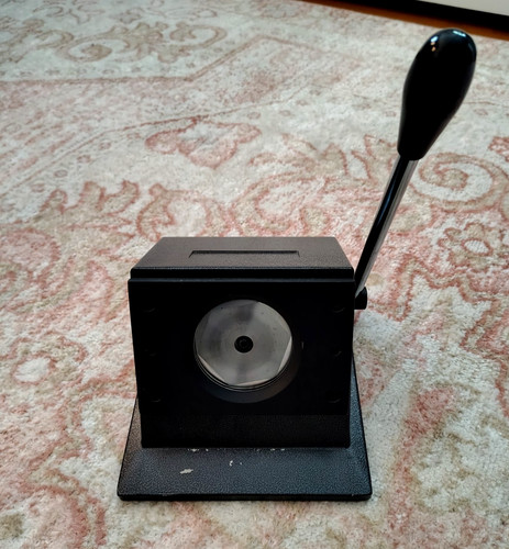 58mm 2.28i Paper Card Badge Punch Press Machine Button Maker Circle Cutter