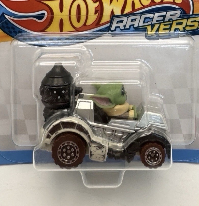 Grogu Star Wars * 2025 Hot Wheels Racer Verse Case A