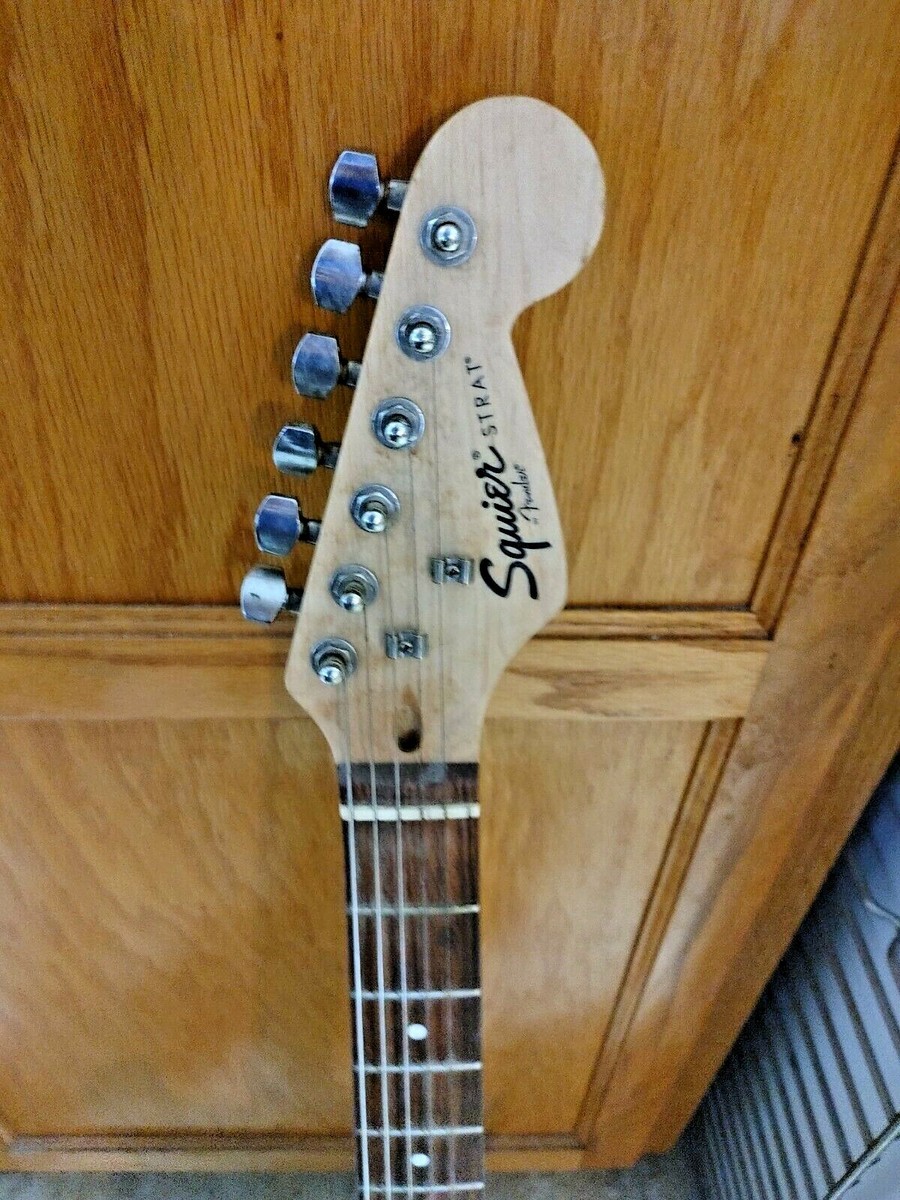 ギター Squier  by Fender STRAT Stratocaster Amazon.com: Fender Squier Debut Series Stratocaster Electric