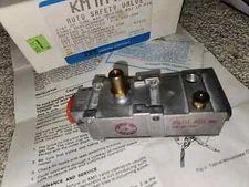 NOS NEW ITT KM1A121  Gaffers & Sattler 997-344 Gas Oven safety Valve millivolt