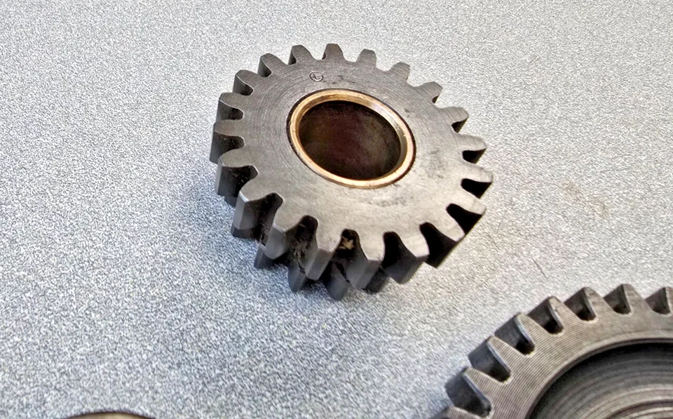 JUEGO DE ENGRANAJES REVERSO 3 PIEZAS MUY BONITO USADO ORIGINAL PORSCHE 356A 356B 356C 356SC 6/65 Foto 4 de 4