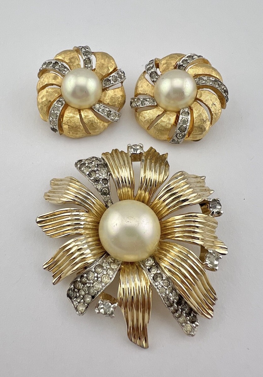Vintage Joseph Mazer Jomaz Gold Rhinestone & Pearl Floral