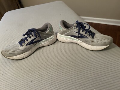 Brooks Adrenaline GTS 22 Women's Gray Narrow Running Shoes 1203532A045 Sz  9(2A)