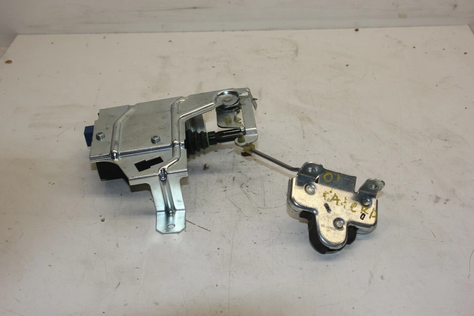 Actuador de cierre de puerta trasera Cadillac Catera 1997-2001 (NB28) Foto 2 de 4