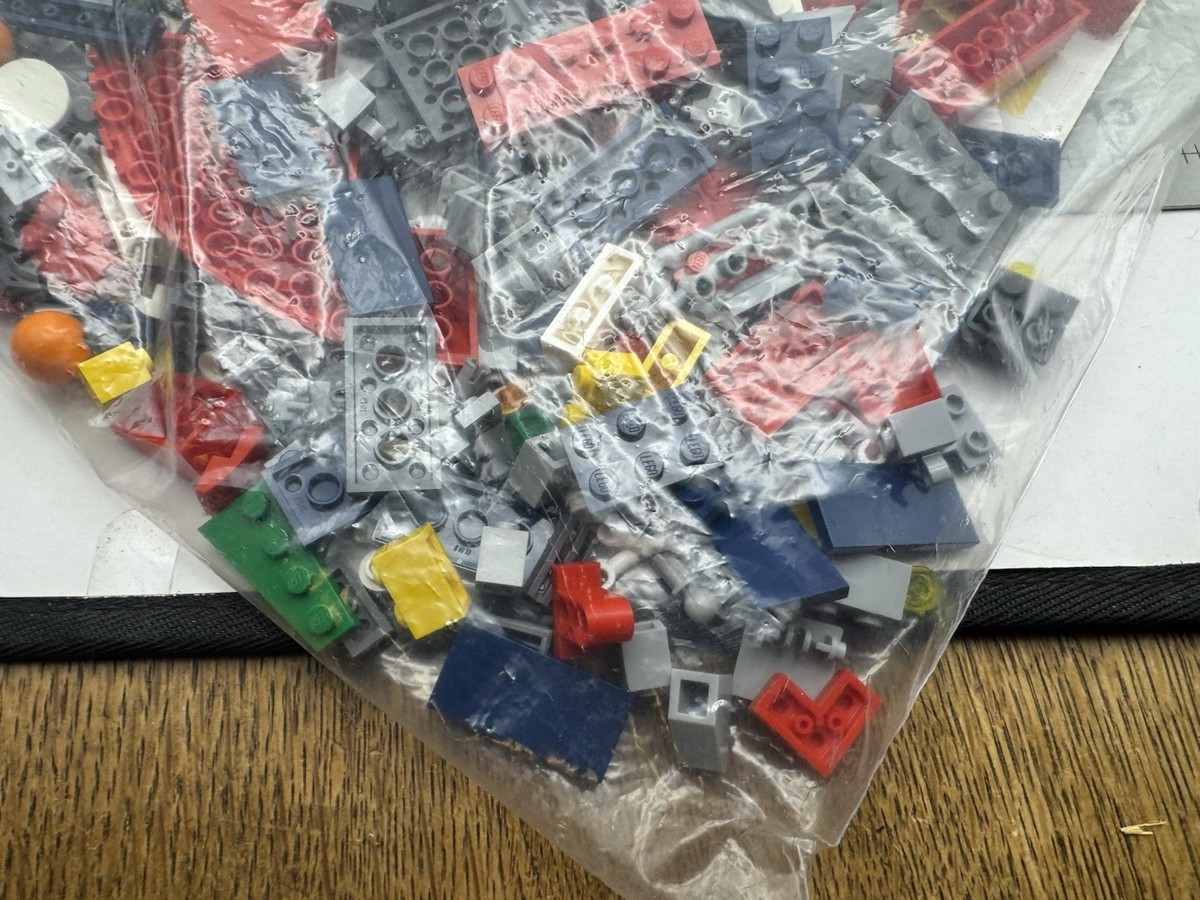 LEGO 76175 Marvel Spiderman Attack on the Spider Lair - Incomplete