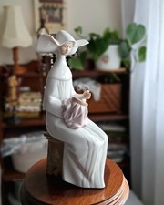 Rare Lladro 5501 Time to Sew. A Nun Seated Embroider Porcelain Figurine