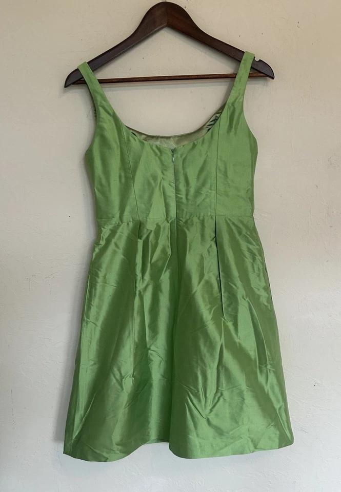 Vestido de Seda Colección Jenny Yoo Verde 4 Fiesta Formal Hoco Boda Calce Acampanado Foto 4 de 4