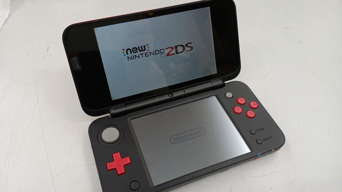 NINTENDO New Nintendo 2DS XL LL Mario Kart 7 RED BLACK console JAN