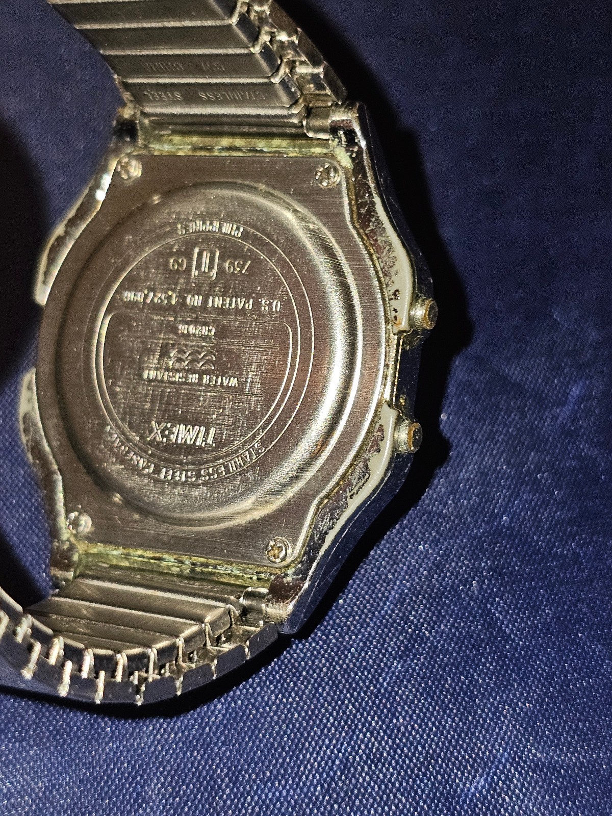 Timex R6 TIMEX 555 R6 Classic Digital Indiglo 33mm Silver Tone Watch AS IS WR ...