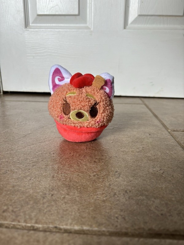 Disney Munchlings Red Panda Mei Mei 4” Scented Single Serve