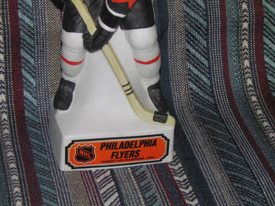 Decantador de licor de hockey vintage Philadelphia Flyers NHL vacía Foto 3 de 4