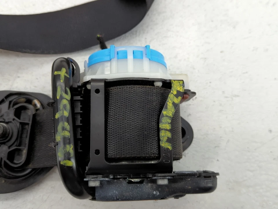 Левый передний натяжитель ремня безопасности для Mercedes-Benz B250 2013-2019 годов выпуска H1P36 - Изображение 2 из 4