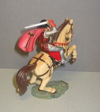 STARLUX  PLASTIQUE  MOYEN ÂGE 1/32  CHEVALIER  AVEC CAPE  N° 23