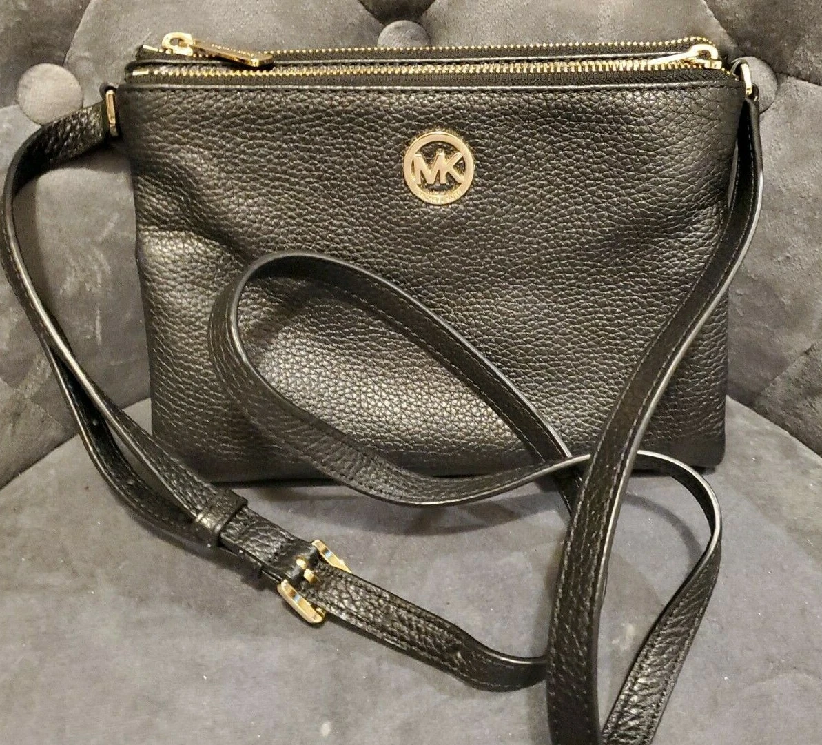 Michael Kors Margo Messenger Crossbody Purse | Purses crossbody, Brown  leather crossbody bag, Purses michael kors