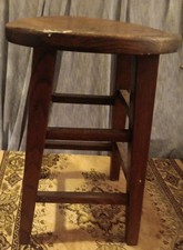 VINTAGE CRAFTSMAN DARK OAK STOOL DISTRESSED 13" ROUND SADDLE TOP 18"TALLx11"base
