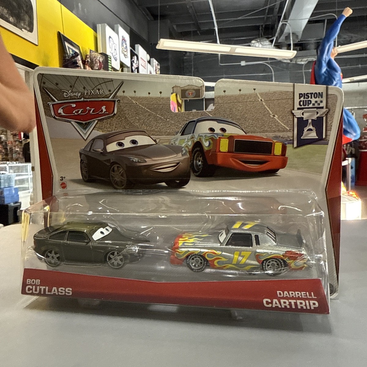 DISNEY PIXAR World Of Cars- BOB CUTLASS & DARRELL CARTRIP Movie