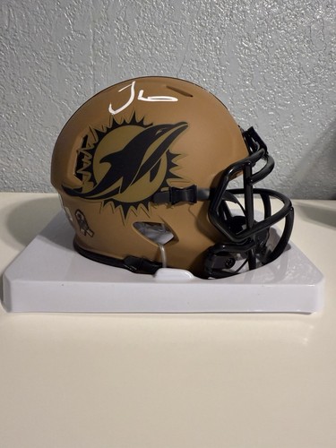 Tyreek Hill Signed Salute To Service Mini Helmet  (Beckett)