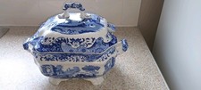 Large Spode Italian Blue & White Lidded Soup Tureen. (Size 10" x 13")