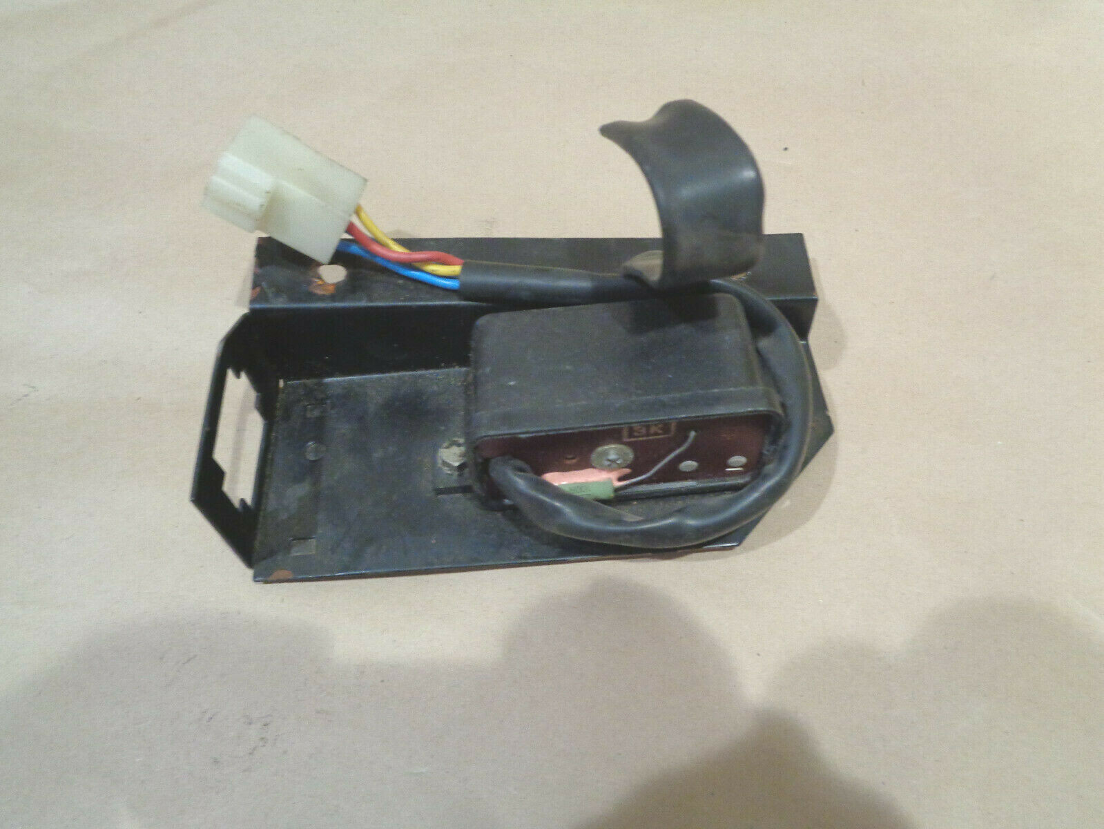 Ferrari 208,308 - Windshield Wiper Intermitter Switch Module P/N 40284309