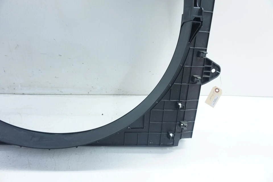 2016-2019 Nissan Titan XD OEM 5.0L Radiator Fan Shroud Assembly - Image 4 of 4