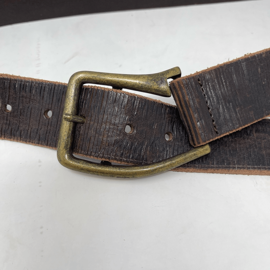 Streets Ahead Leather belt with slanted buckle Made in Italy  display picture 1