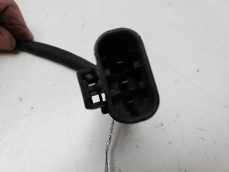 Датчик кислорода передний пассажирский 2002 Nissan Xterra от оригинального производителя 22690-4s101 - Изображение 3 из 4