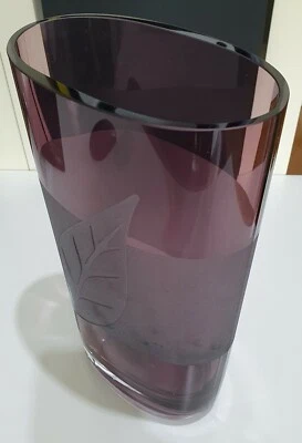 Thick Heavy Purple Glass Vase 2.3kg H: 28cm - Image 1 of 4