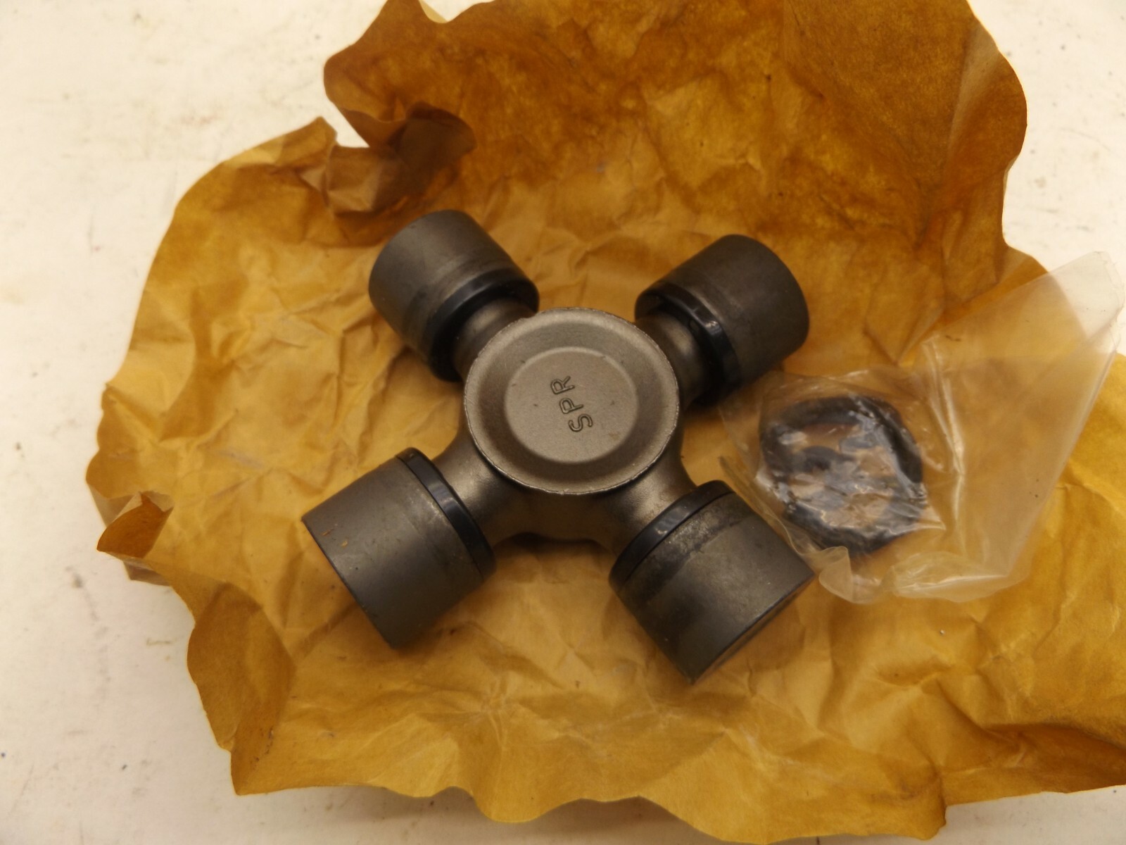 OEM GM 15580369 UNIVERSAL JOINT CHEVY GMC DODGE FORD JEEP OLDS 