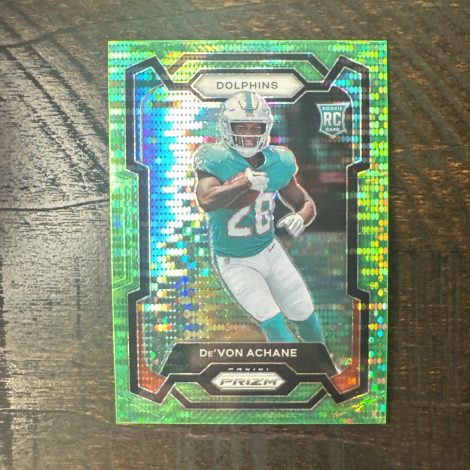 De’von Achane 2023 Prizm Neon Green Pulsar Prizm RC #365 Miami Dolphins NFL