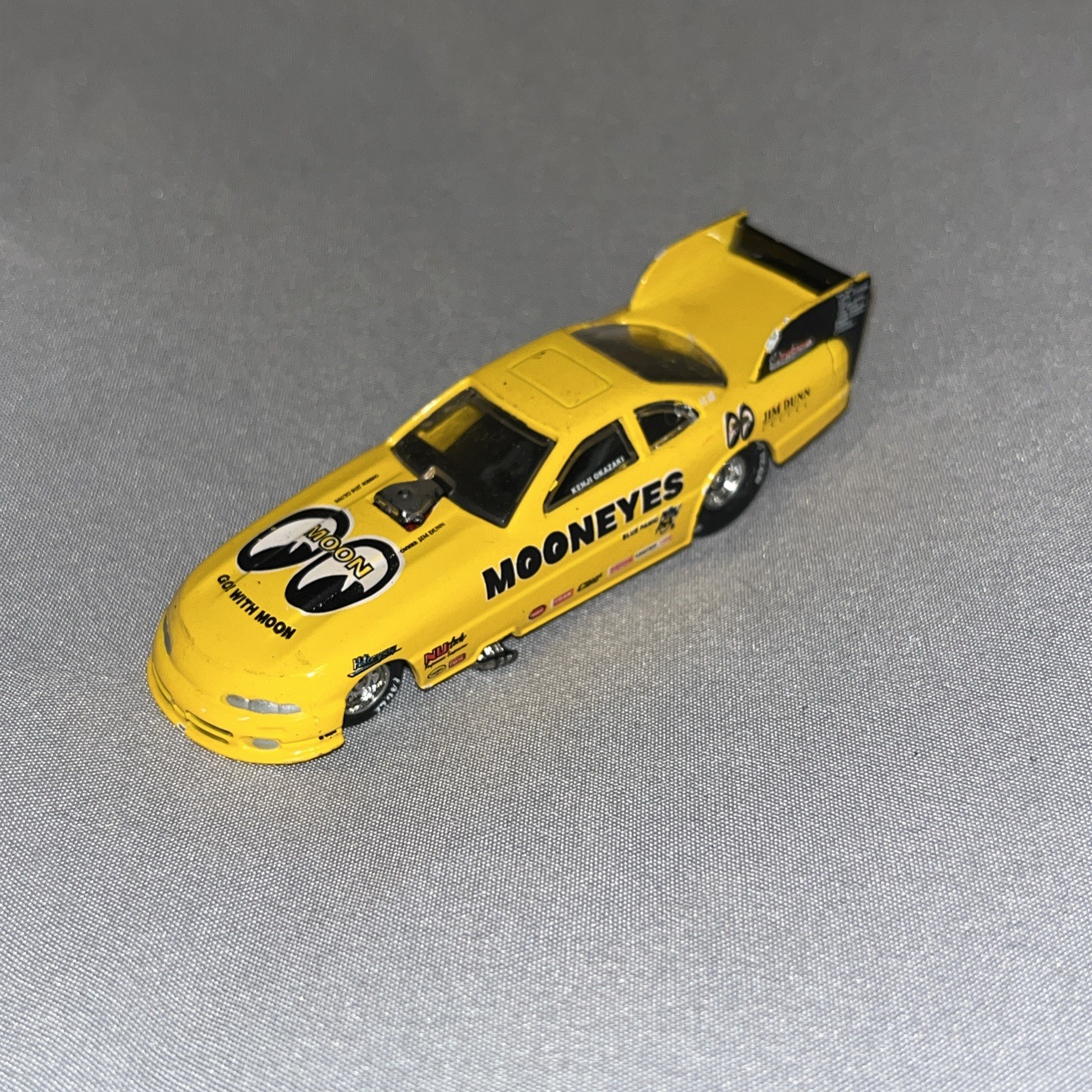 1 24 DIECAST MOONEYES FUNNY CAR