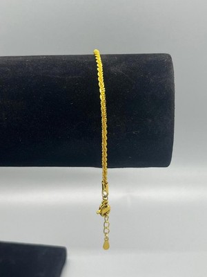 J65   Elegant Gold-Tone Textured Chain Bracelet  