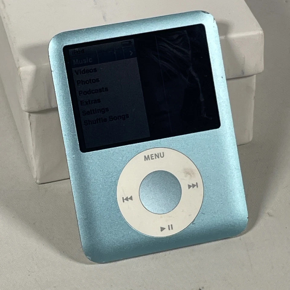 【美品・バッテリー良好】Apple iPod nano 第3世代 4GBモデル iPod nano 第3世代のバッテリー交換が7700円！古いiPodの不調は郵送