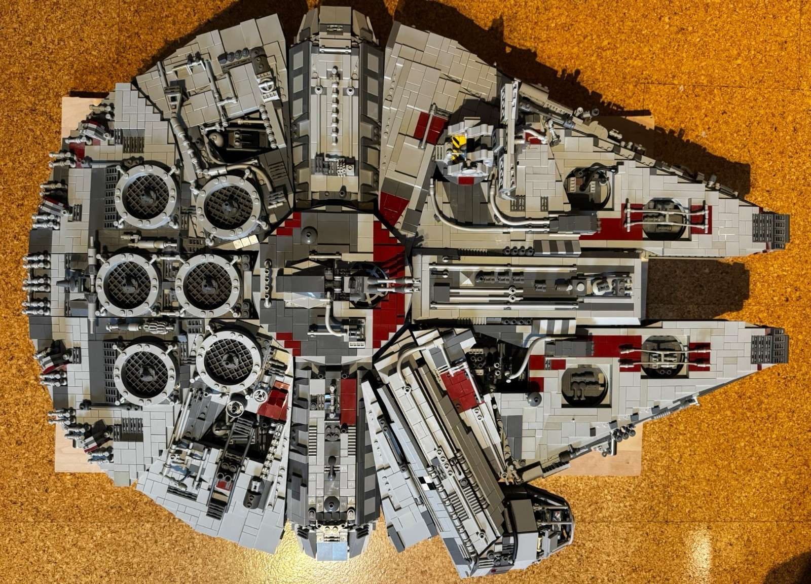 LEGO Star Wars UCS Millennium Falcon 10179 – Geprüftes Sammlerexemplar (Zustand Near Mint 8.5) – Bild 2