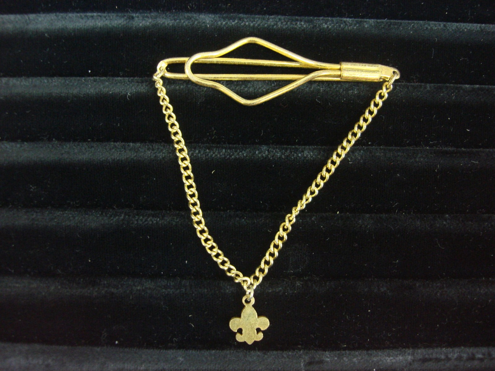 VINTAGE BOY SCOUTS GOLD TONE TIE BAR CHAIN NICE   #263