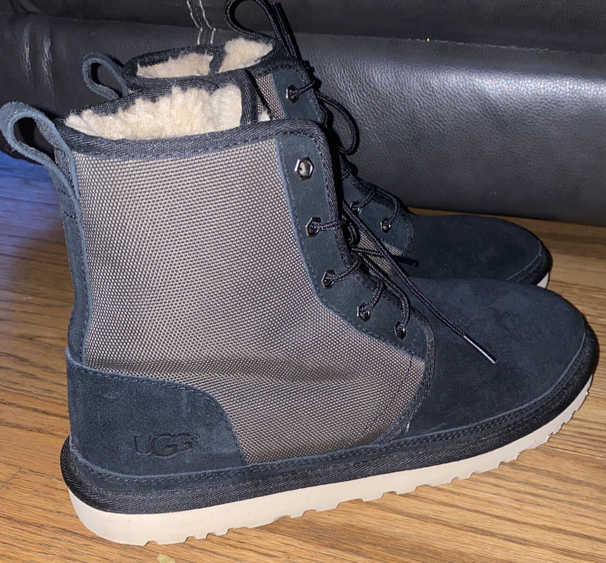 UGG Harkley Suede Sheepskin Fur Black Gray Chukka Winter  display picture 2