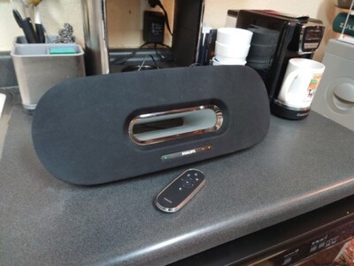 Philips Fidelio Sound Curve Airplay Speaker (DS8800W)