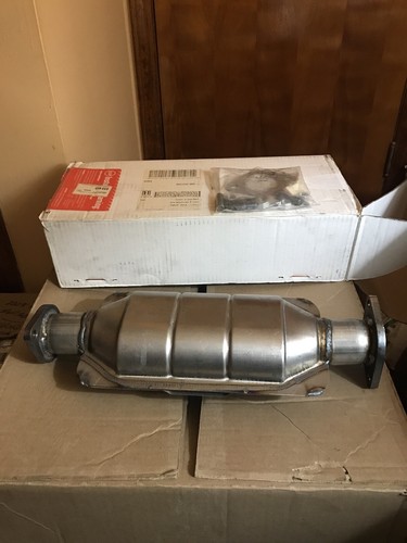 2007 KIA SPORTAGE EX , CATALYTIC CONVERTERS NEW . EASTERN CATALYTIC & KITS. - Picture 8 of 9