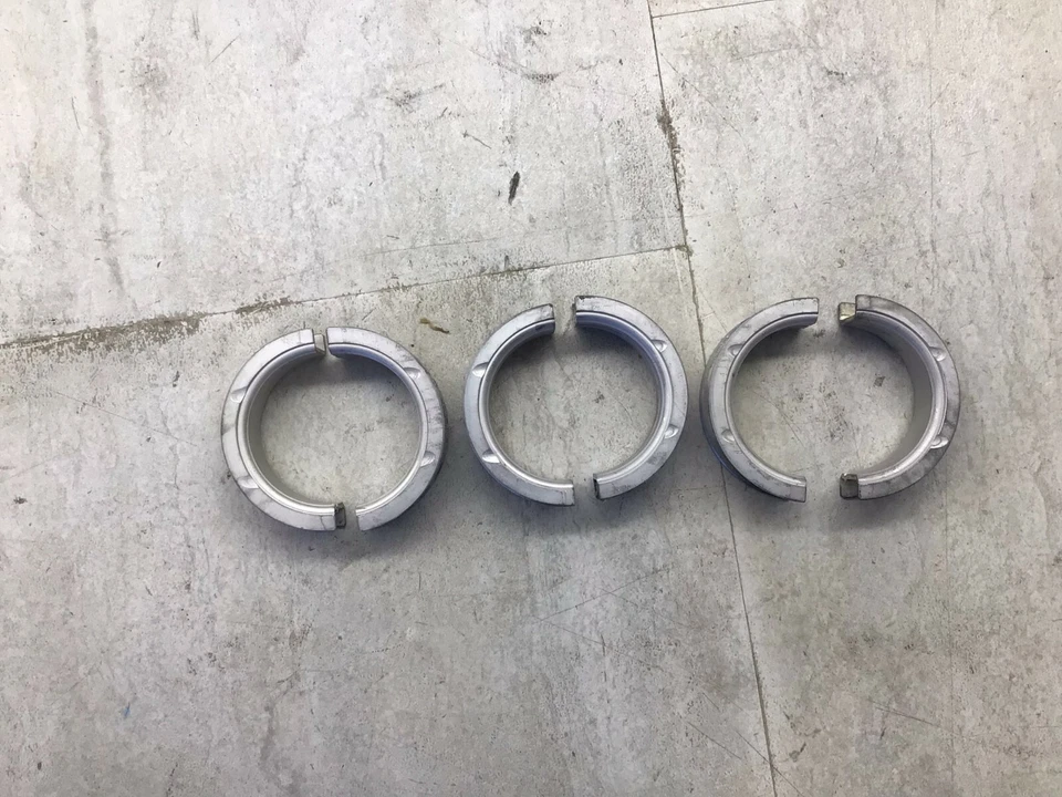 Paquete de 3 cojinetes de manivela de motor OEM GM 18005225 Chevrolet Camaro 1982-1984 2,8 L Foto 2 de 4