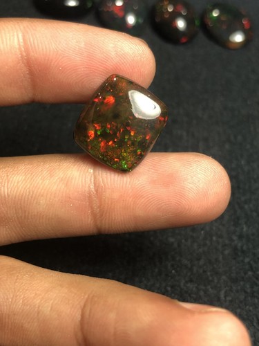 Black Opal 5.60 crt from Ethiopia