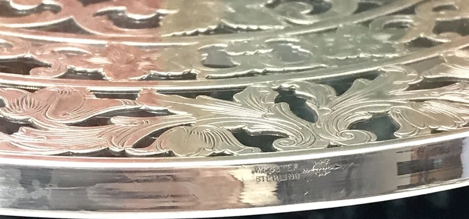 "Remache de vidrio vintage Webster con superposición de plata de ley de 8"" de diámetro" Foto 4 de 4