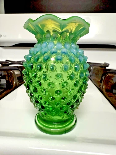 Fenton Glass Vase Mini Miniature Green Hobnail Ex Condition Vtg- Stunning