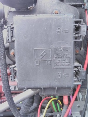 Replaces 2020 MACK ANTHEM FUSE BOX ,  FL