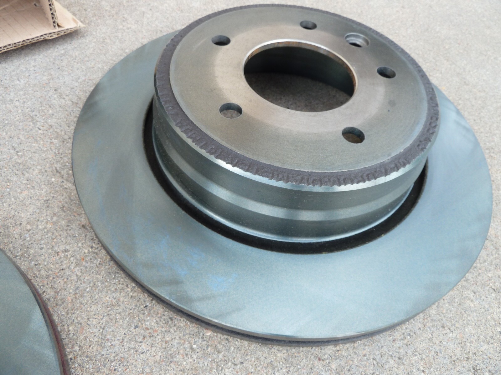 NEW ASTON MARTIN DB7 6 Cylinder GENUINE REAR ROTORS BRAKE DISC 