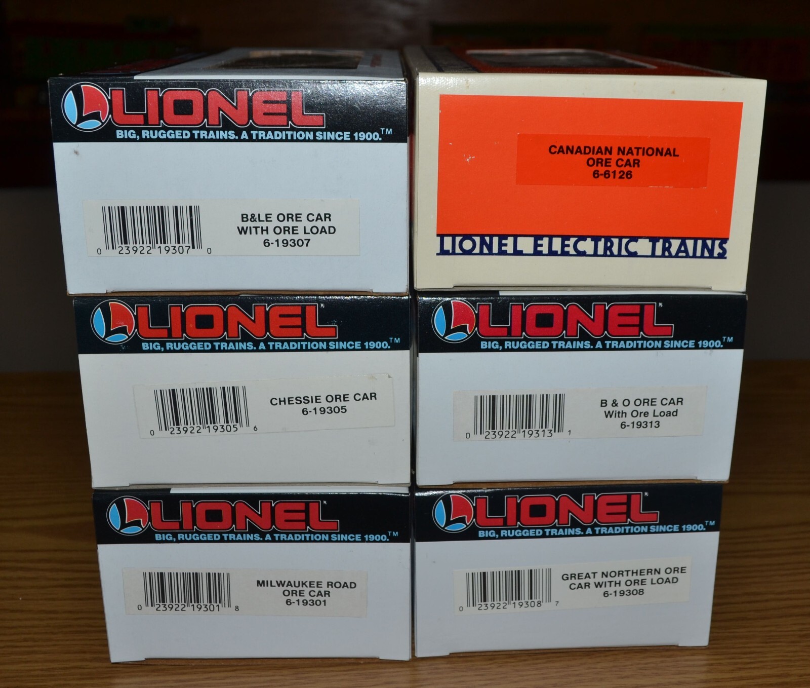 Lionel NEW Carton of 6 Different Ore Cars #6-19300 series  Shipping Box - 1987