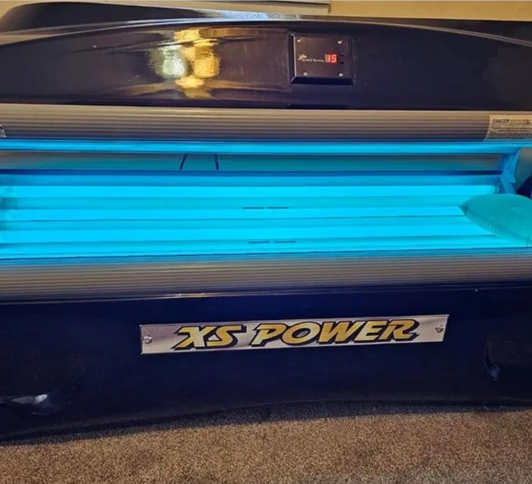 LIGHTLY USED SUNQUEST TANNING BED eBay