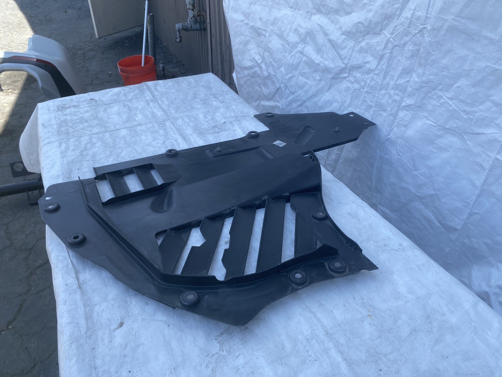 FERRARI 599 RIGHT DRIVER SIDE PLASTIC TRIM P/N 89268000 202771