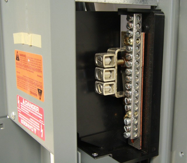 SQUARE D NEHB304351CU Panelboard 125A Max + NEHB1MW AddOn Main