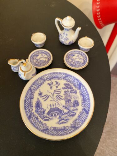 Miniature Blue Willow Tea Set - Porcelain - Picture 8 of 15