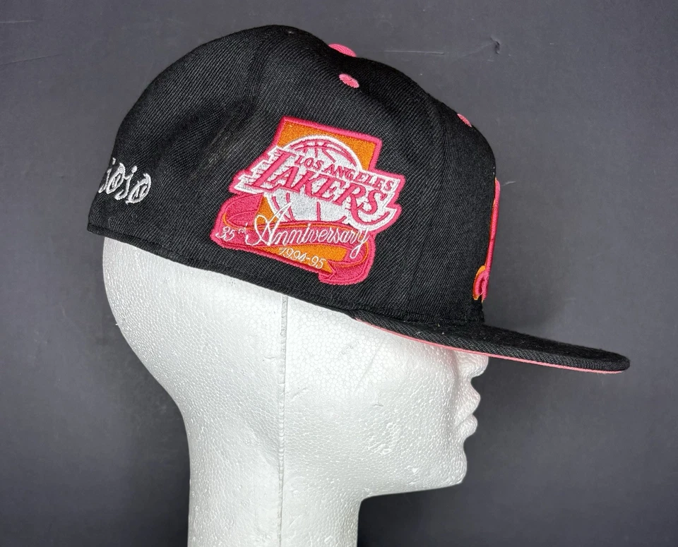 Boné ajustado masculino Mitchell & Ness Dynasty tamanho. 8 NBA LA Lakers 35th Anniv. 1994-95 - Imagem 2 de 4